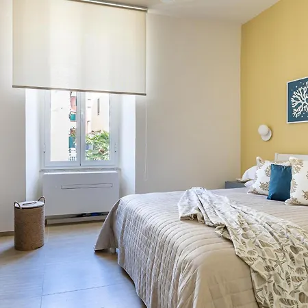 La Delux/ Vista Mare7 Centro Apartment